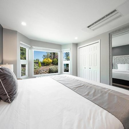 High Point Guesthouse - Next To Seattle Chinese Garden ภายนอก รูปภาพ