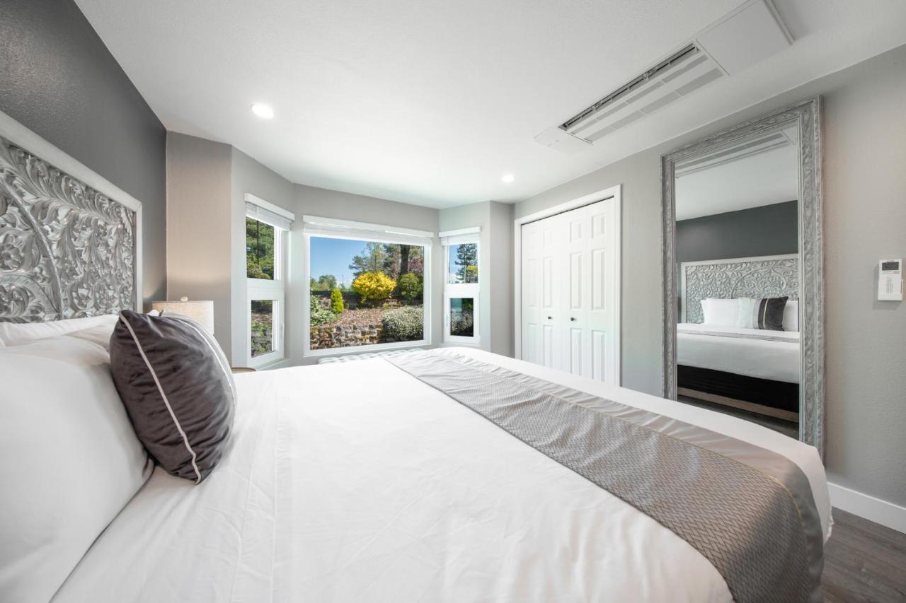High Point Guesthouse - Next To Seattle Chinese Garden ภายนอก รูปภาพ