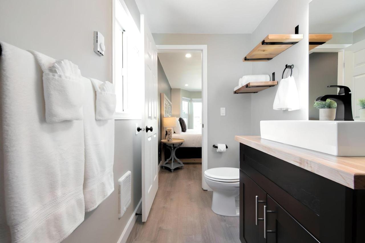 High Point Guesthouse - Next To Seattle Chinese Garden ภายนอก รูปภาพ