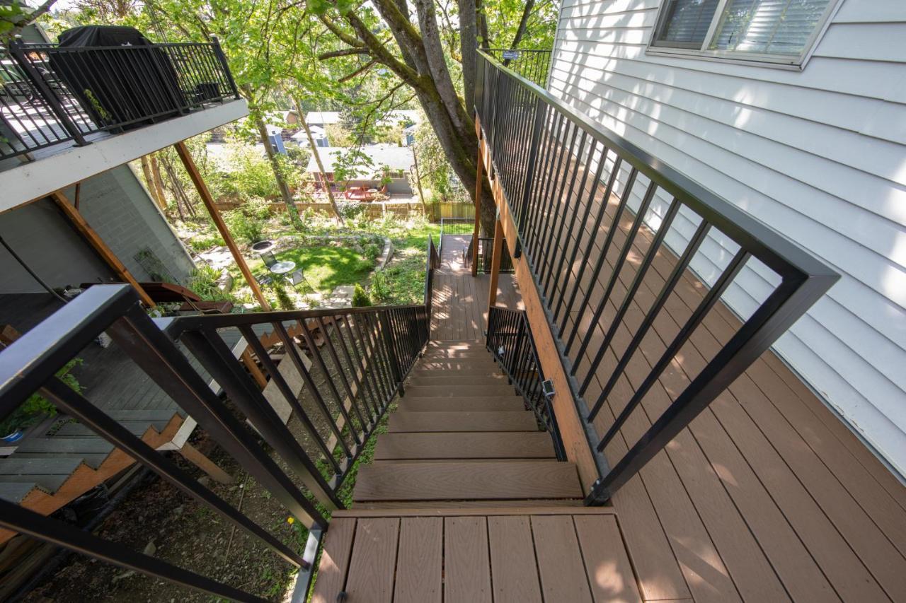 High Point Guesthouse - Next To Seattle Chinese Garden ภายนอก รูปภาพ