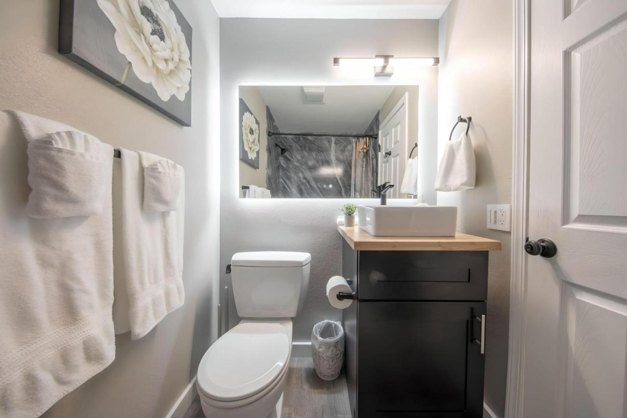 High Point Guesthouse - Next To Seattle Chinese Garden ภายนอก รูปภาพ