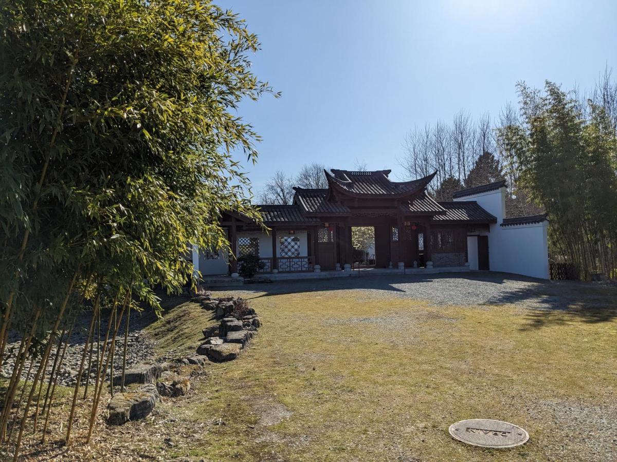 High Point Guesthouse - Next To Seattle Chinese Garden ภายนอก รูปภาพ